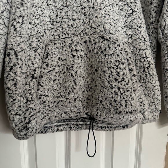 Victoria's Secret Pink Black and White Sherpa - Picture 3 of 7